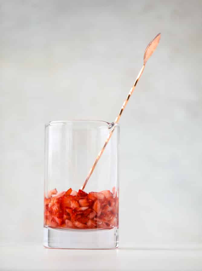strawberry champagne tequila fizz I howsweeteats.com #strawberry #champagne #tequila #cocktail #jalapeno