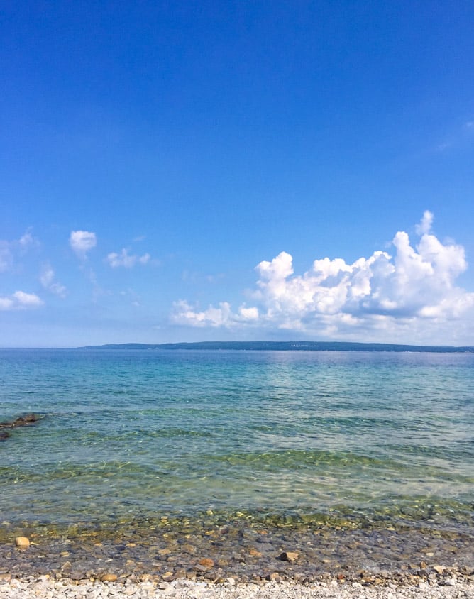 2018 summer reading list I howsweeteats.com #summer #reading #list #2018