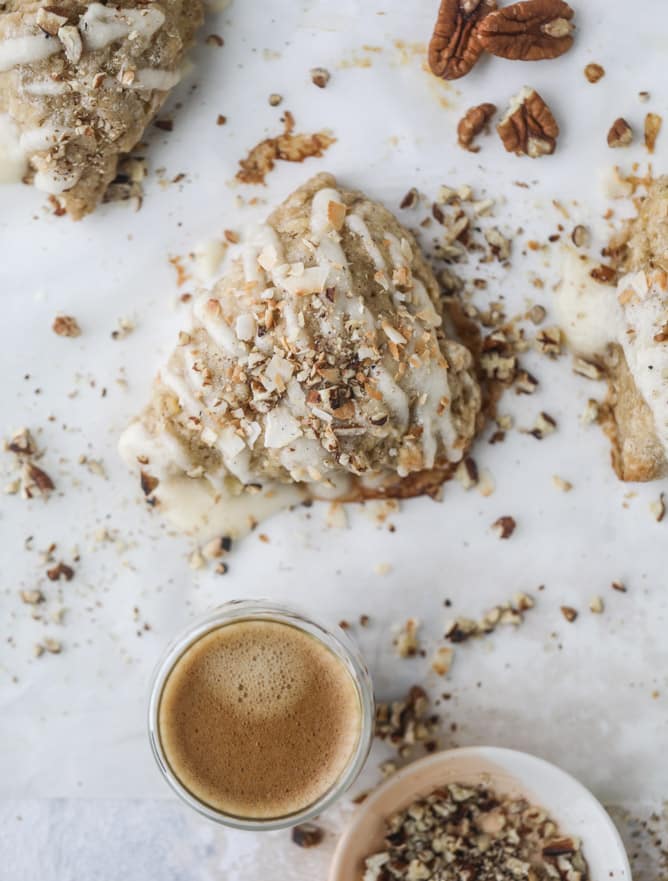 hummingbird cake scones I howsweeteats.com #scones #hummingbird #cake #breakfast #pineapple #coconut #banana
