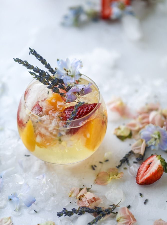 lavender sangria I howsweeteats.com #lavender #whitewine #sangria #cocktails