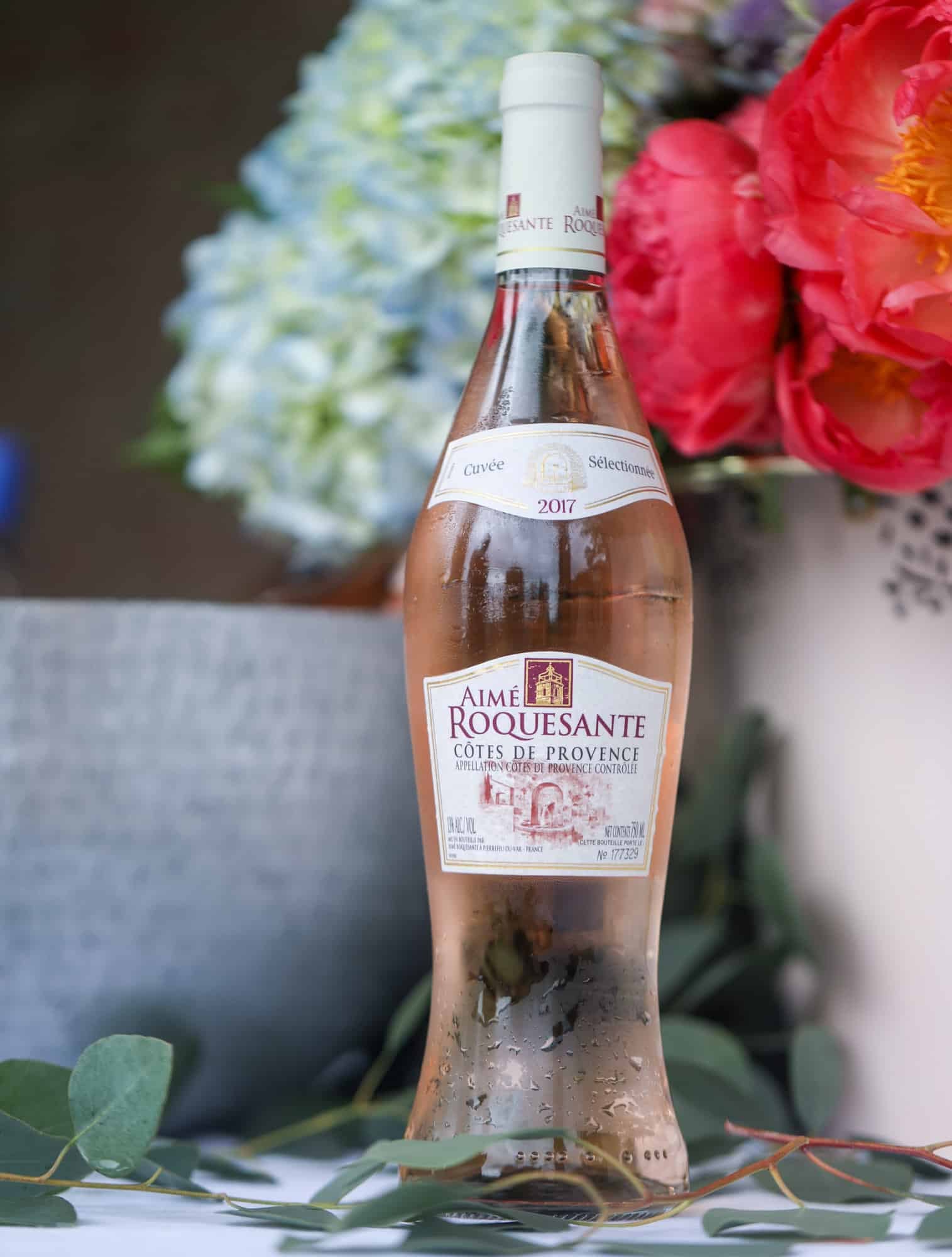 The best rosé to drink - all here in one epic summer guide for you! I'm sharing my personal favorite top ten rosé wines to drink in summer 2018, along with the perfect cheese board and snacks to go with. I howsweeteats.com #rosé #rose #summer #2018 #cheeseboard