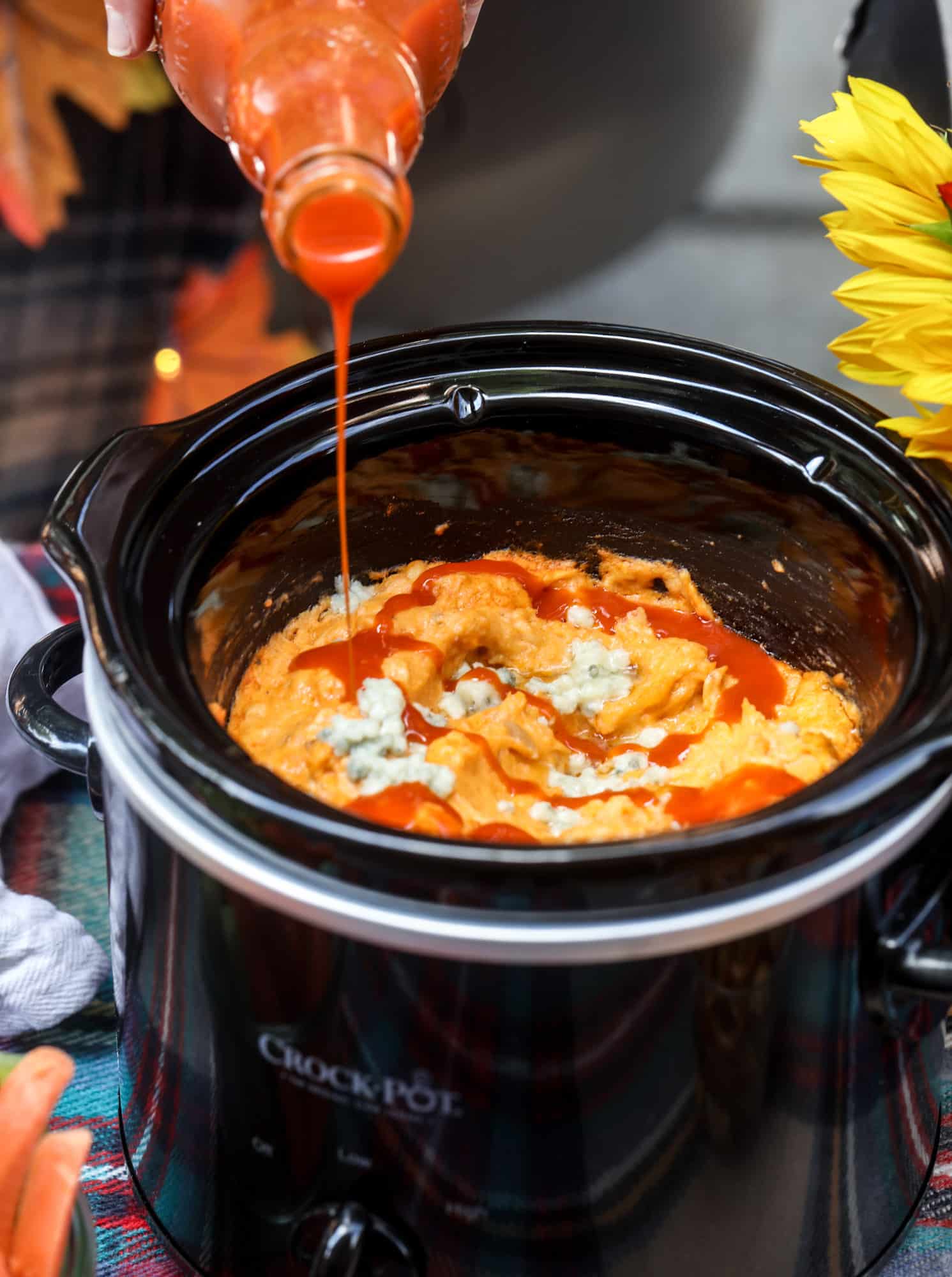 These are the best tailgating recipes right here! This tailgating menu contains some of the most popular recipes that are easily made ahead of time and taste delicious. Huge crowd pleasers for football season! I howsweeteats.com #tailgating #football #season #recipes #party #food