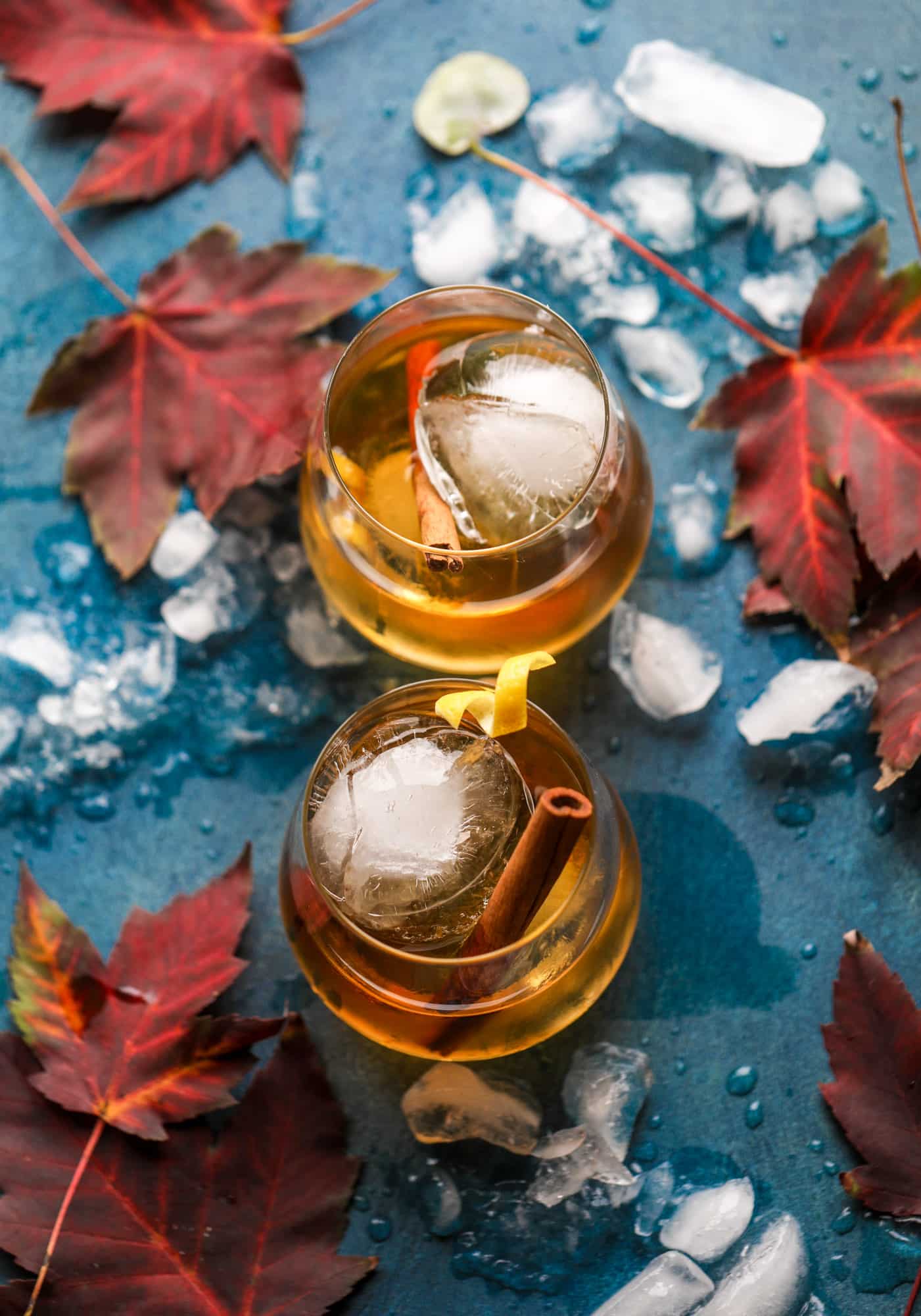 This smoked maple old fashioned cocktail is the perfect smoky drink for fall and winter. It's warming and filled with amazing flavor, using smoked maple bourbon and pure maple syrup. Delicious! I #maple #oldfashioned