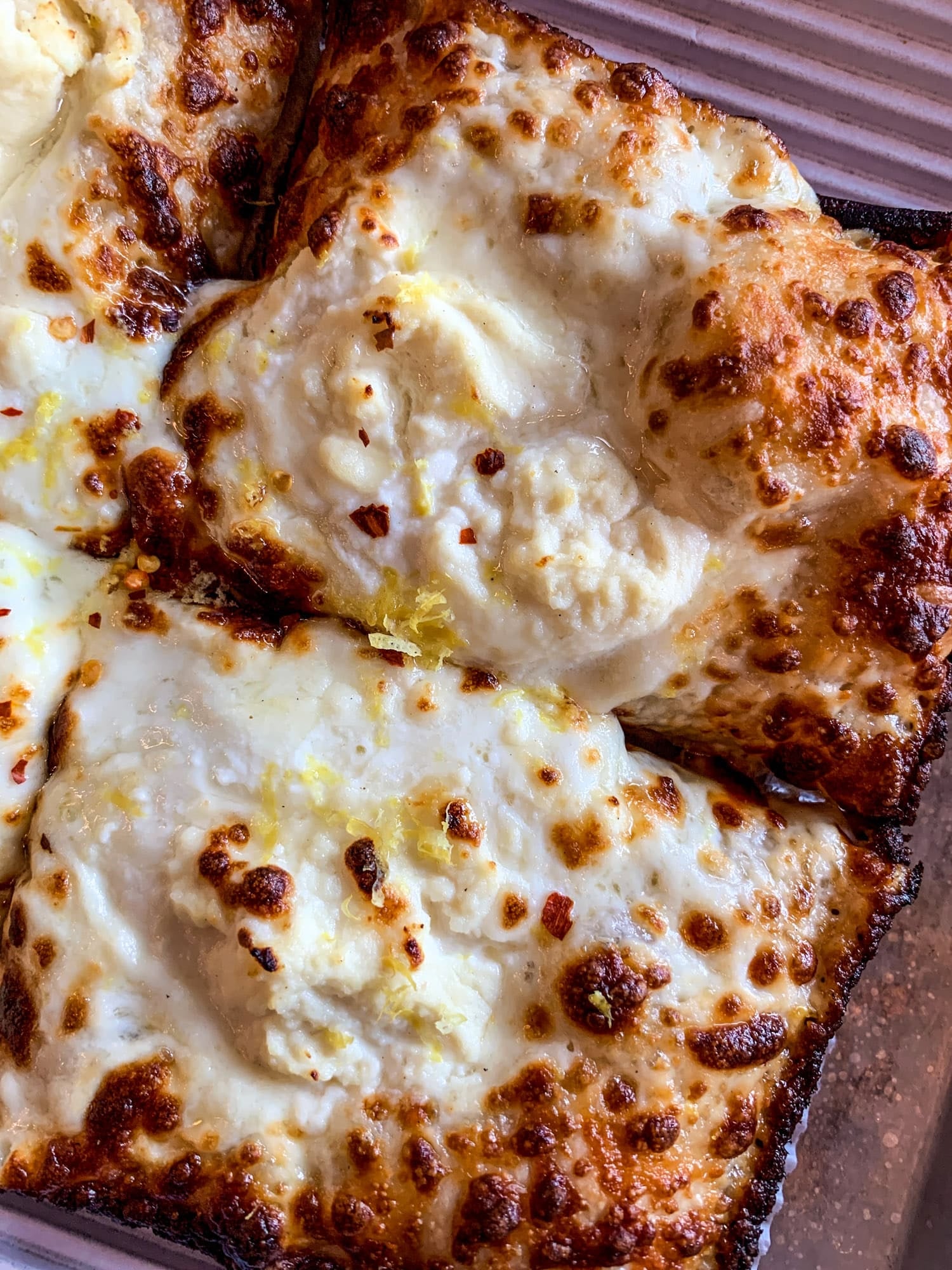 A guide to my favorites places to eat in Pittsburgh along with the best Pittsburgh restaurants. Everything from coffee to dinner! I howsweeteats.com #pittsburgh #restaurants