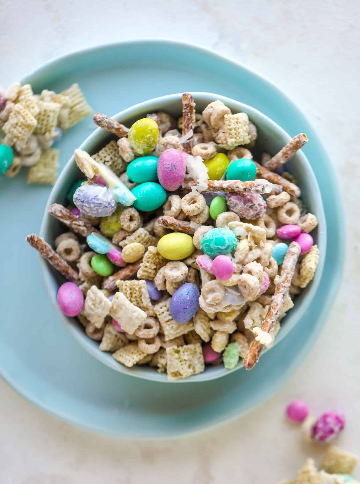 This adorable Easter snack mix is such a fun treat! It's both sweet and salty - you won’t be able to stay away from it and neither will the kids!