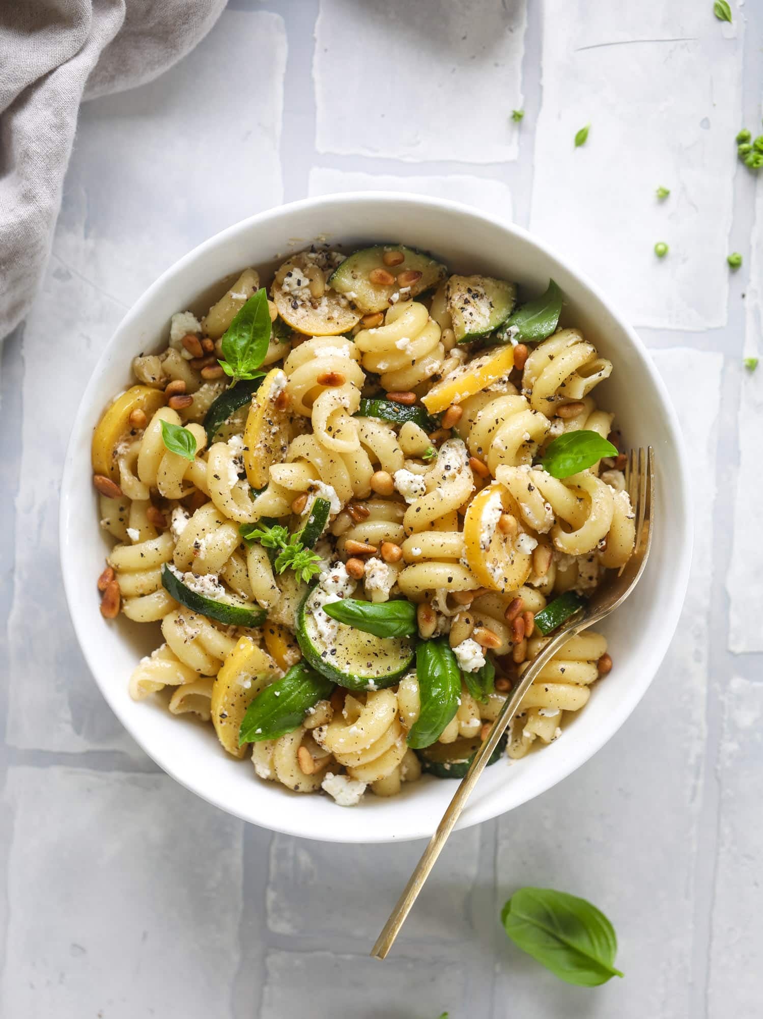 This summer squash pasta skillet is so super easy and delicious! You can have it made in 20 minutes and it will become your new favorite dinner!