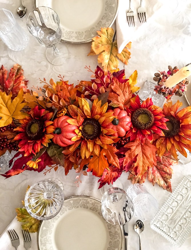 Sharing my 2019 Thanksgiving menu, all the kitchen tools that help me pull it off and the timeline from a month out! Organization freaks unite!