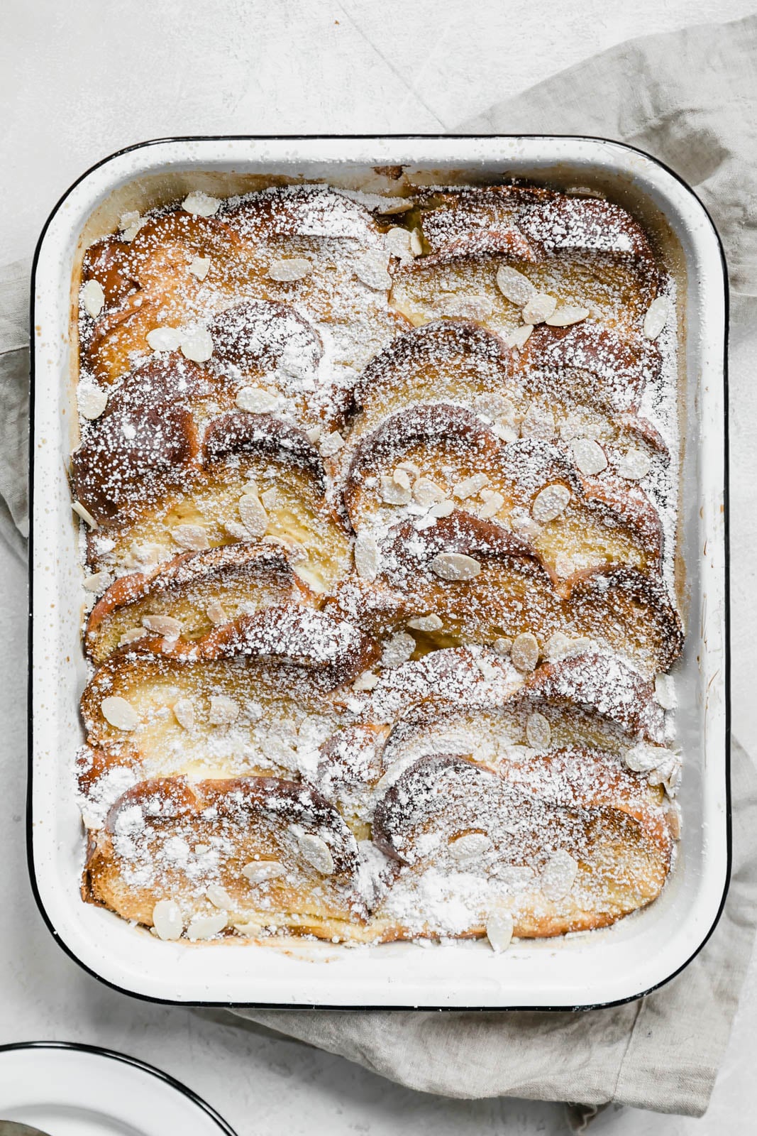 creme brulee french toast I howsweeteats.com #frenchtoast #breakfast #holiday #christmas #cremebrulee