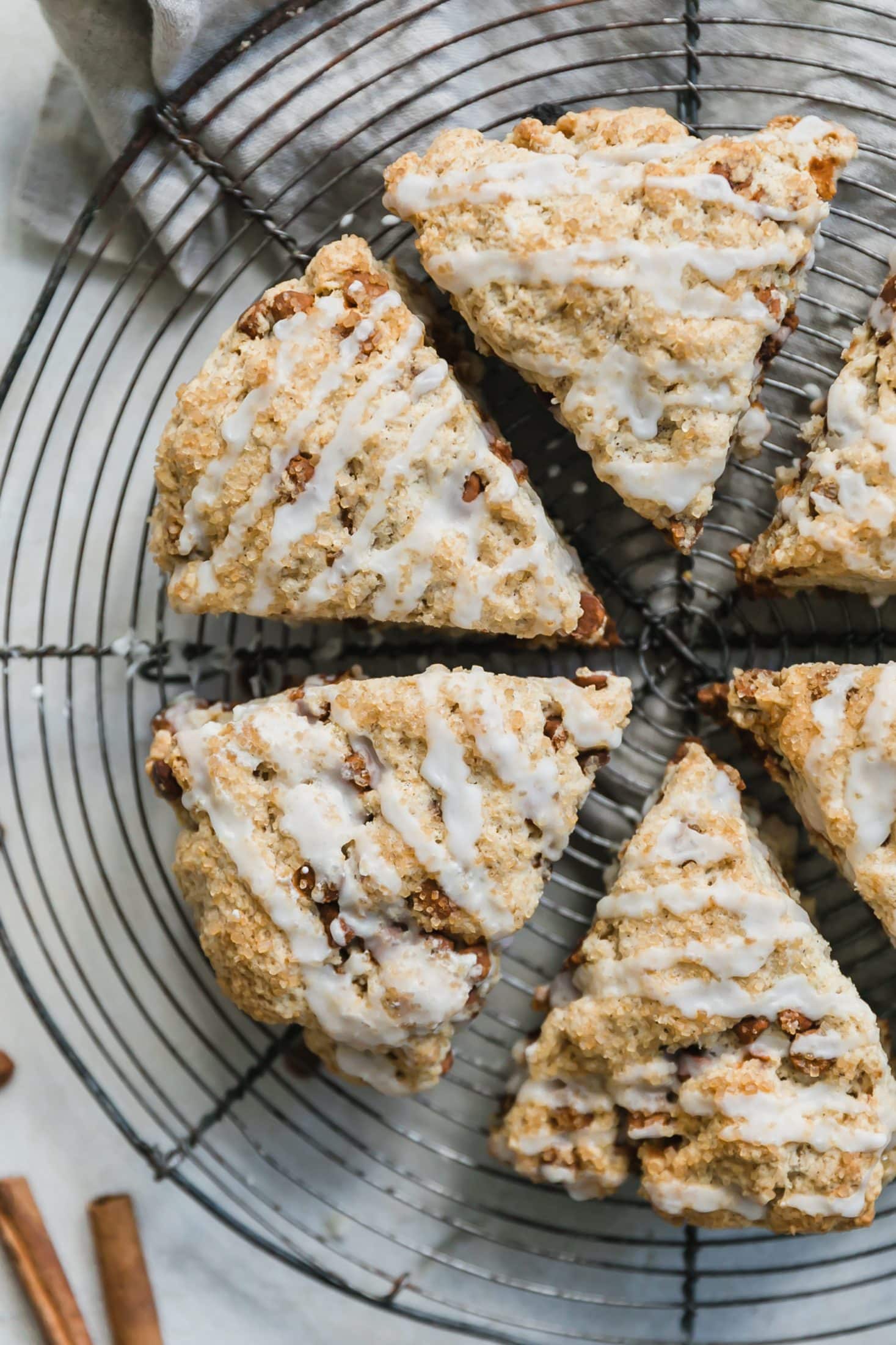 cinnamon chip scones I howsweeteats.com #cinnamon #scones #breakfast #christmas