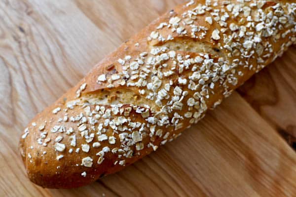 Homemade French Bread Pizzas I howsweeteats.com Homemade French Bread Pizzas I howsweeteats.com