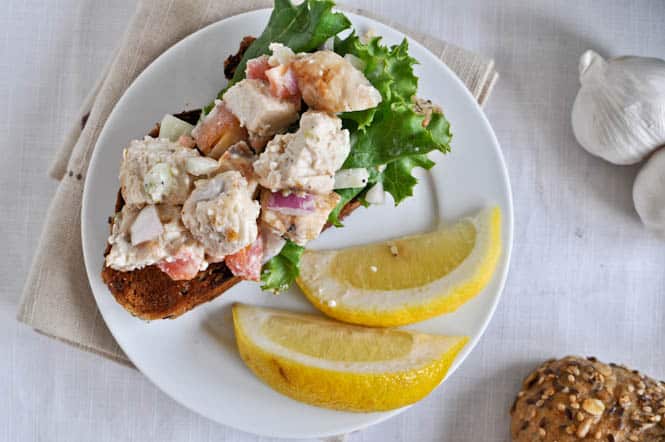 Greek Grilled Chicken Salad I howsweeteats.com Greek Grilled Chicken Salad I howsweeteats.com