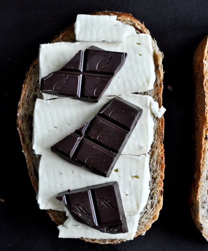 Roasted Strawberry, Brie + Chocolate Grilled Cheese I howsweeteats.com Roasted Strawberry, Brie + Chocolate Grilled Cheese I howsweeteats.com