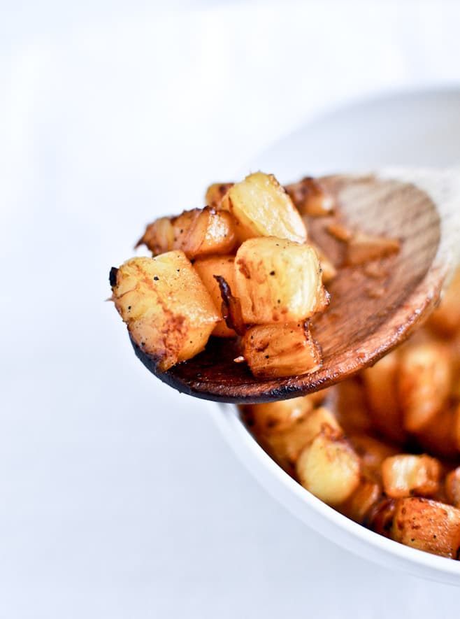 Caramelized Pineapple Quesadillas with Spicy Strawberry Salsa I howsweeteats.com Caramelized Pineapple Quesadillas with Spicy Strawberry Salsa I howsweeteats.com