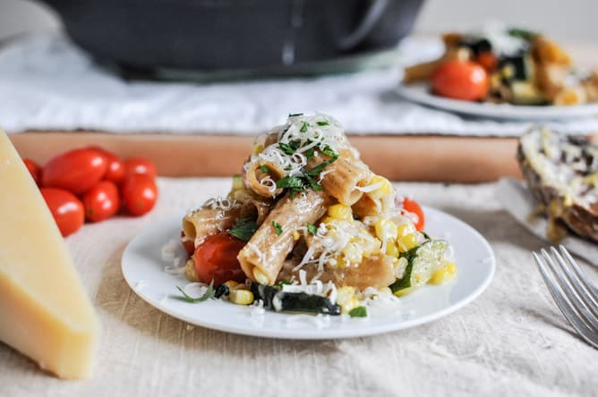 Brown Butter Garden Vegetable Pasta Skillet I howsweeteats.com Brown Butter Garden Vegetable Pasta Skillet I howsweeteats.com