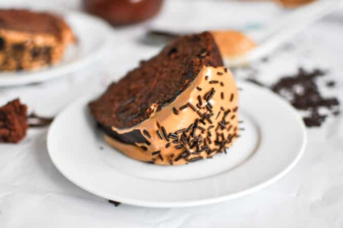 Chocolate Fudge Peanut Butter Cake I howsweeteats.com Chocolate Fudge Peanut Butter Cake I howsweeteats.com