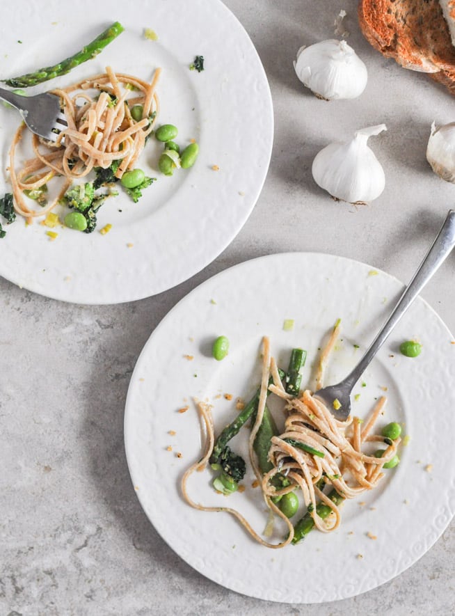 Creamy Pasta Verde with Garlic Brown Butter Breadcrumbs I howsweeteats.com
