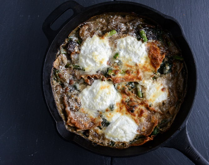 Springtime Veggie Skillet Lasagna I howsweeteats.com