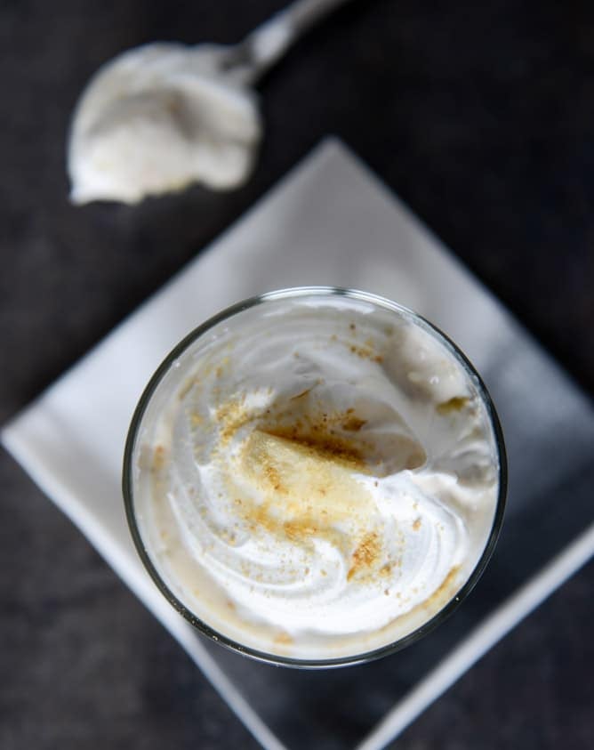 No-Bake Banana Cream Cheesecakes I howsweeteats.com