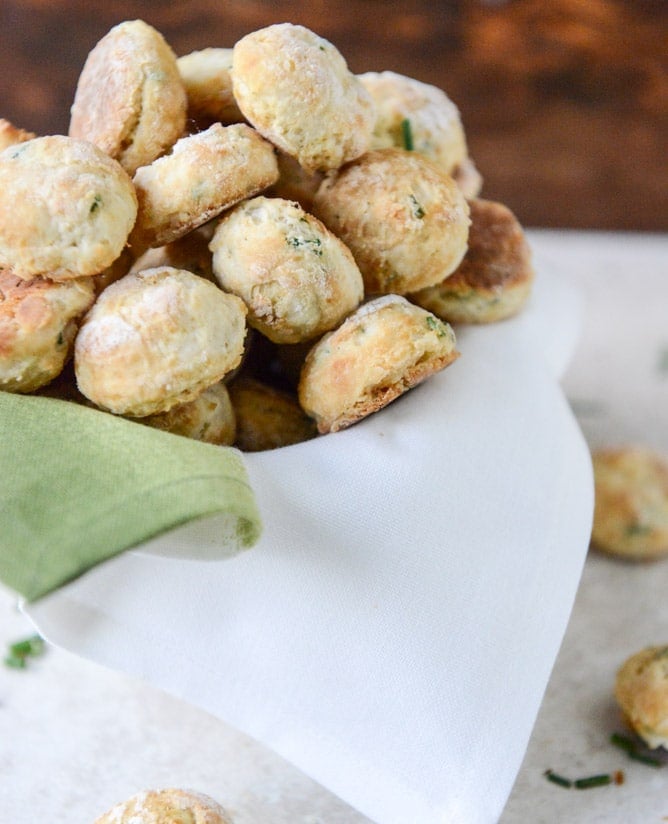 Mini Cream Cheese + Chive Biscuits I howsweeteats.com