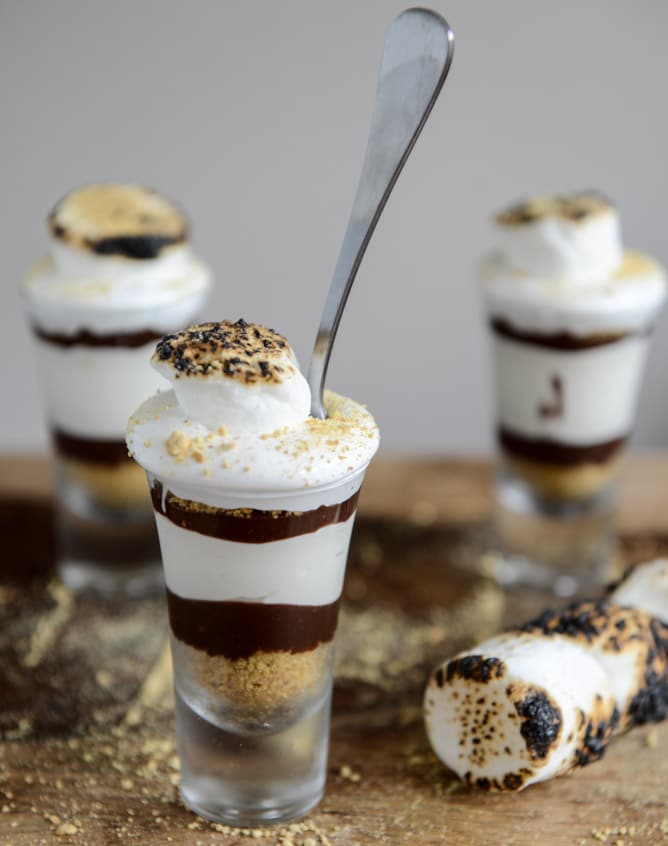 No Bake S'mores Cheesecakes I howsweeteats.com No Bake S'mores Cheesecakes I howsweeteats.com