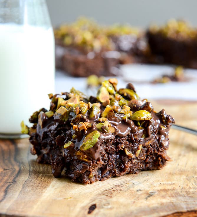 Whole Wheat Chocolate Fudge Zucchini Snack Cake with Candied Pistachios I howsweeteats.com Whole Wheat Chocolate Fudge Zucchini Snack Cake with Candied Pistachios I howsweeteats.com