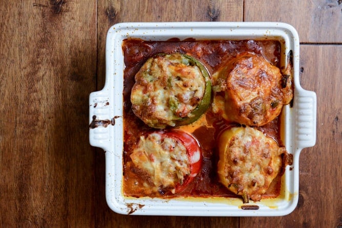 White Bean + Chicken Enchilada Stuffed Peppers I howsweeteats.com
