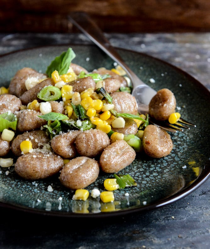 Pan Toasted Brown Butter Gnocchi with Sweet Corn + Grilled Scallions I howsweeteats.com