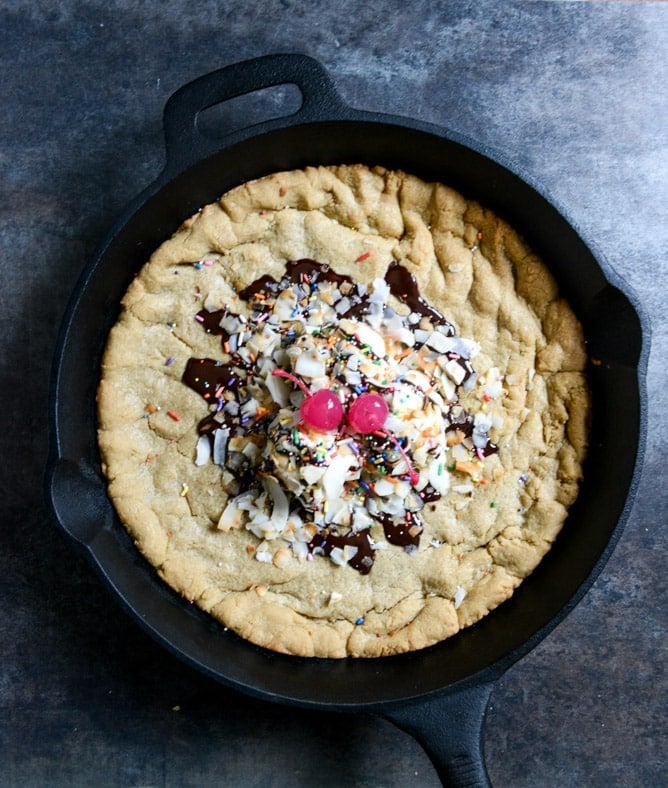 Peanut Butter Skillet Cookie I howsweeteats.com Peanut Butter Skillet Cookie I howsweeteats.com