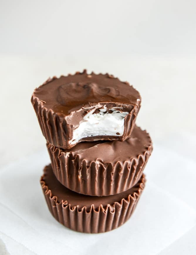 Homemade Mallo Cups I howsweeteats.com Homemade Mallo Cups I howsweeteats.com