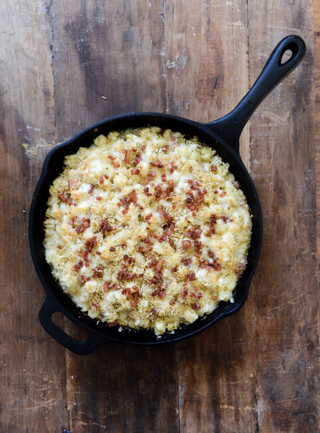Cheesy Skillet Brussels Bacon Mac I howsweeteats.com Cheesy Skillet Brussels Bacon Mac I howsweeteats.com