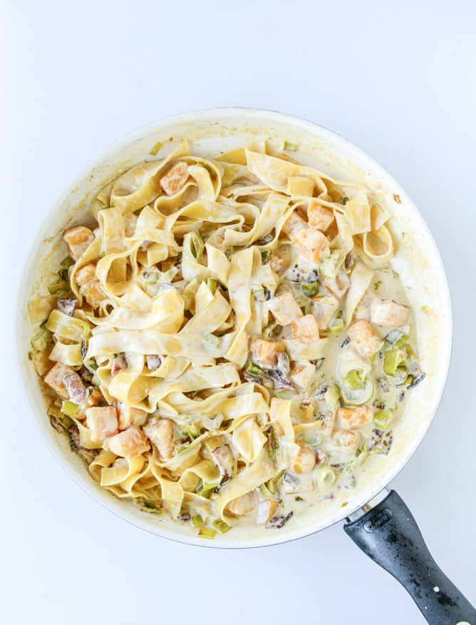 creamy butternut, bacon and leek pappardelle I howsweeteats.com