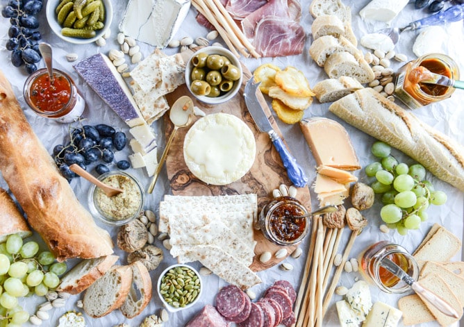 how to make a killer cheese plate I howsweeteats.com