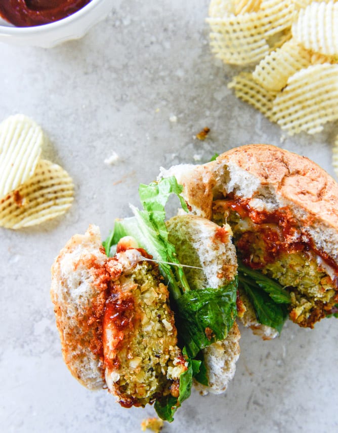 cheesy crunchy crispy chickpea burgers I howsweeteats.com