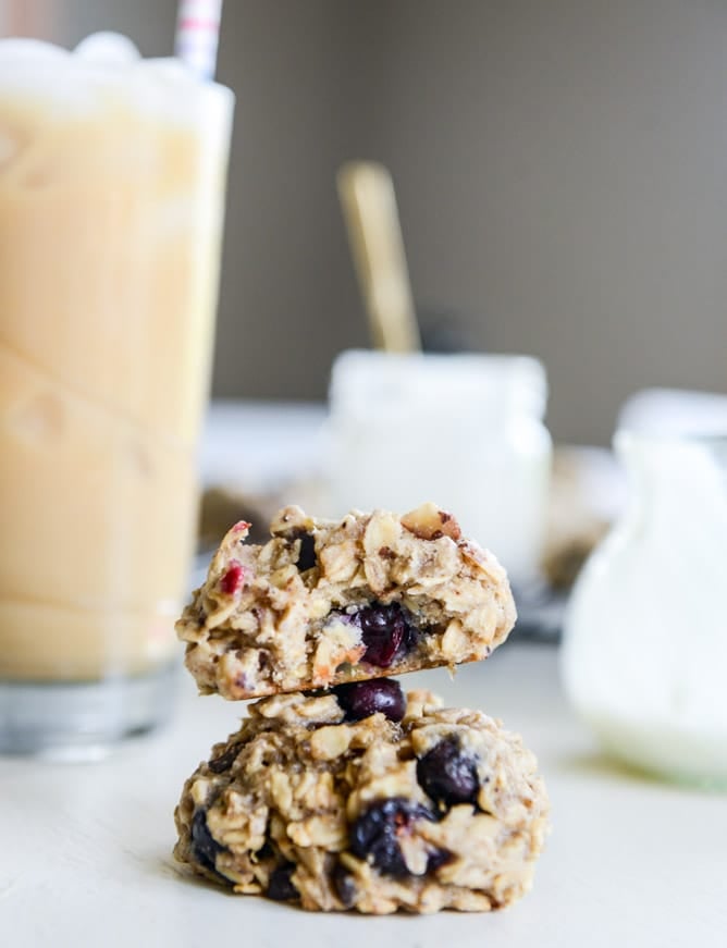blueberry breakfast cookies I howsweeteats.com