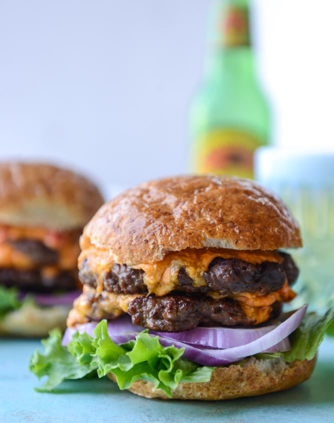 pimento cheese burgers I howsweeteats.com