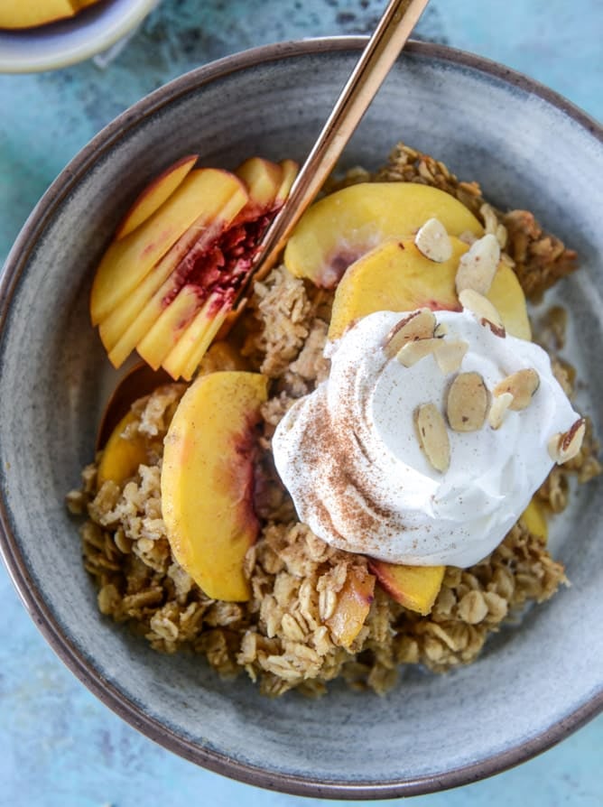 baked peaches and cream oatmeal I howsweeteats.com