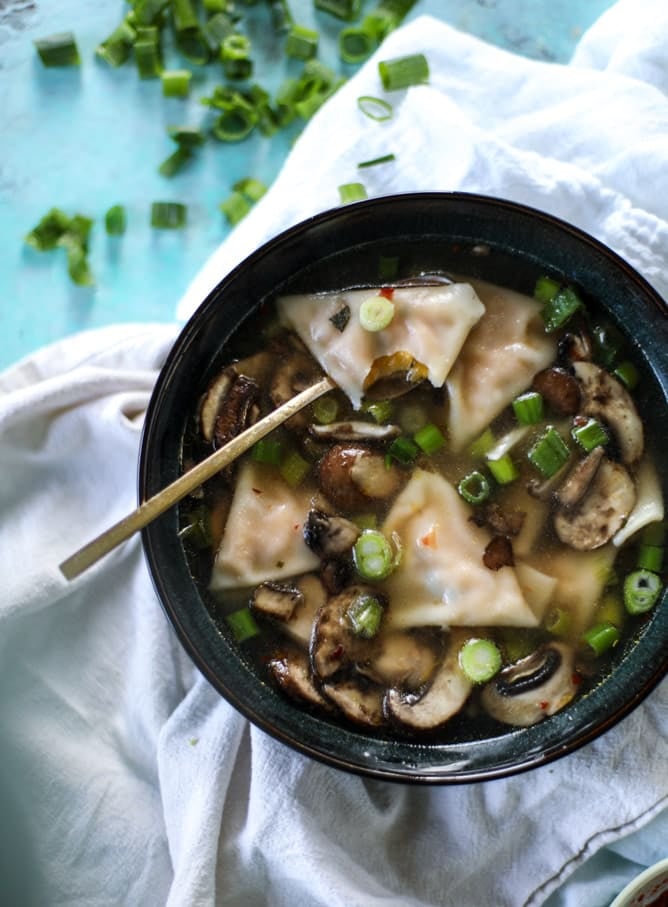 butternut squash wonton soup I howsweeteats.com