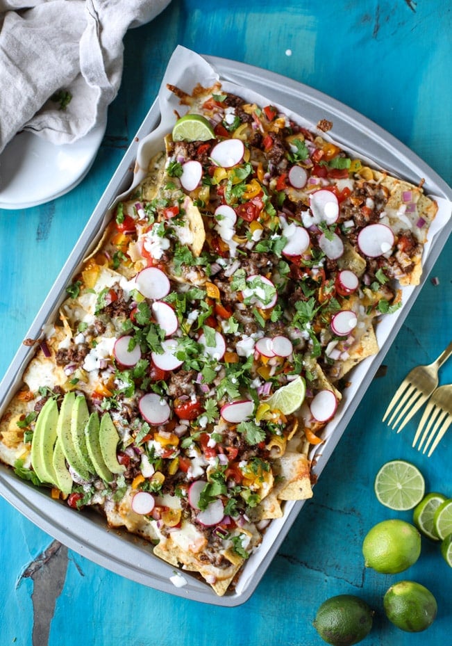 sheet pan green chile nachos I howsweeteats.com