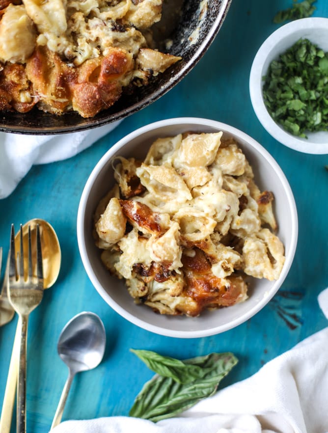 roasted cauliflower shells and cheese I howsweeteats.com