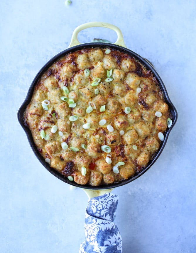 tater tot breakfast skillet I howsweeteats.com