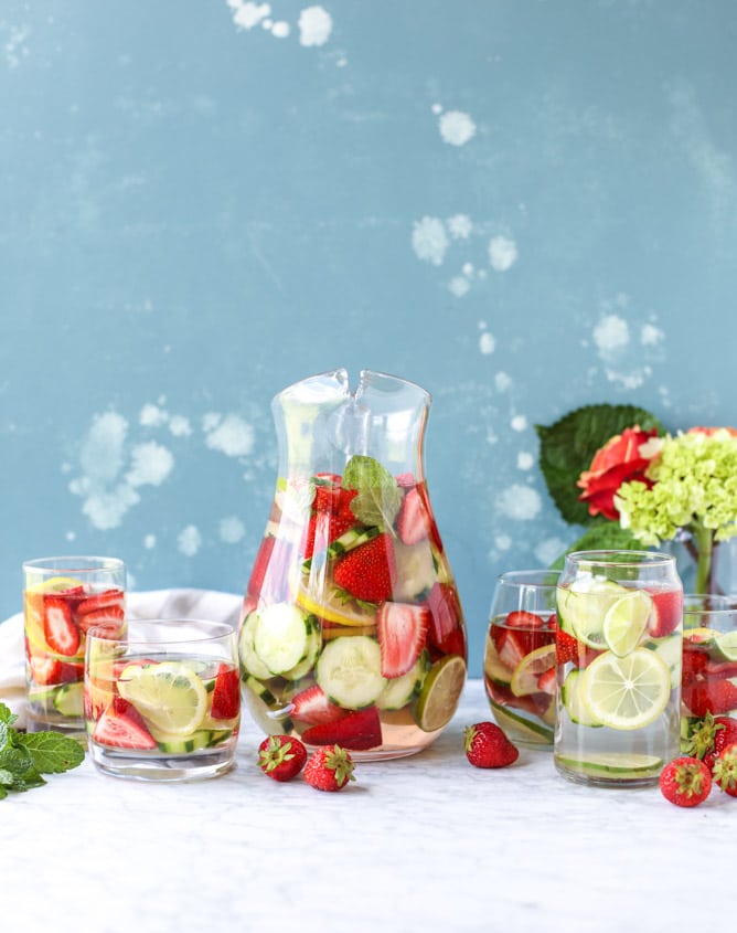strawberry summer water I howsweeteats.com