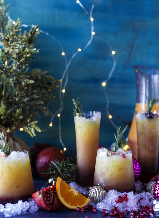 tequila christmas sunrise I howsweeteats.com #cocktails #tequila #sunrise #christmas 