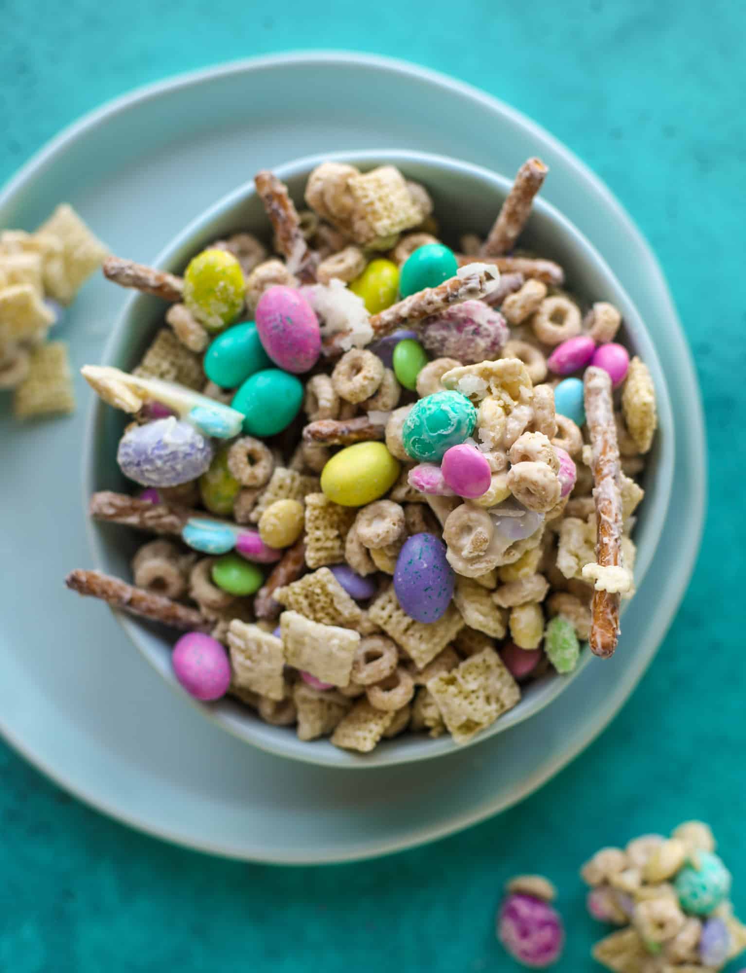 This adorable Easter snack mix is such a fun treat! It's both sweet and salty - you won’t be able to stay away from it and neither will the kids!