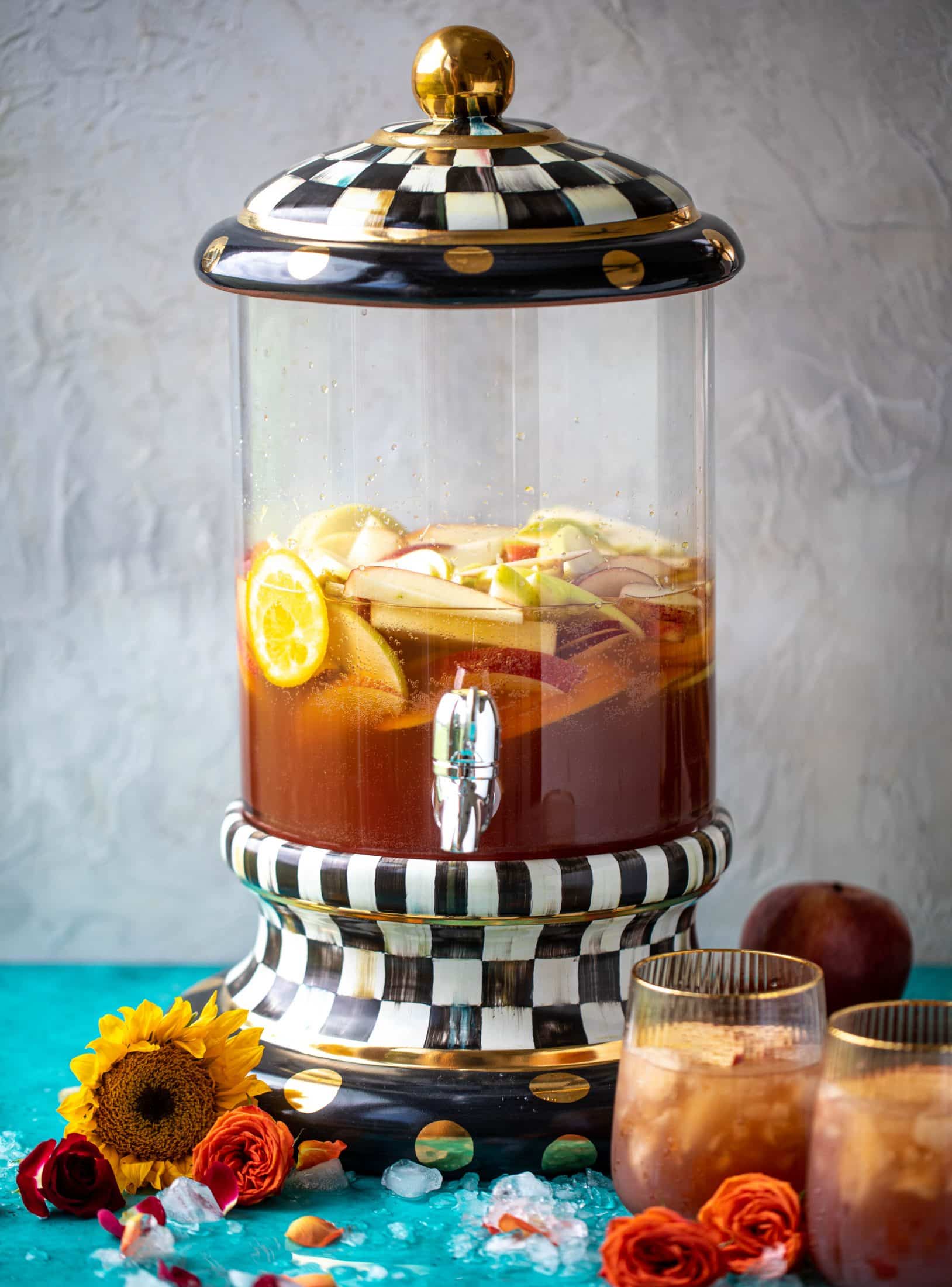 This apple cider punch recipe has tons of fall flavor! Apple cider, aperol, pomegranate soda and prosecco come together to create a bubbly treat!