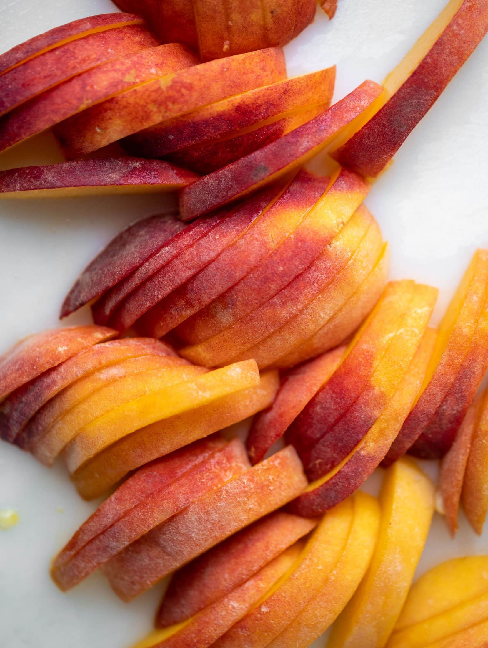 sliced peaches