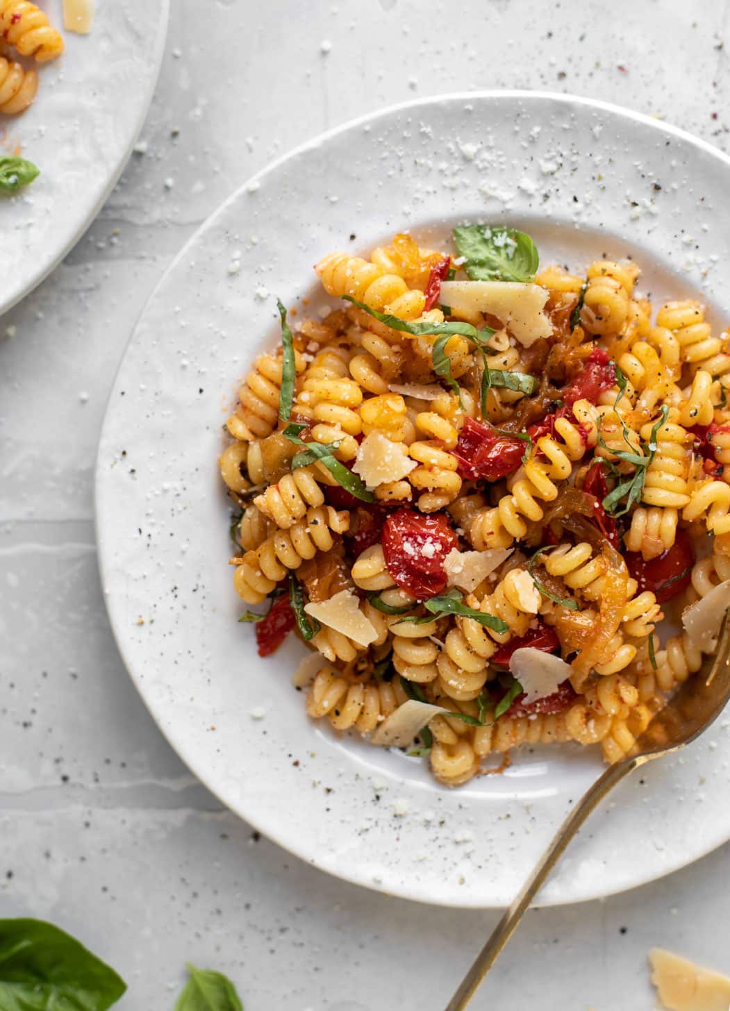 caramelized onion tomato pasta with basil