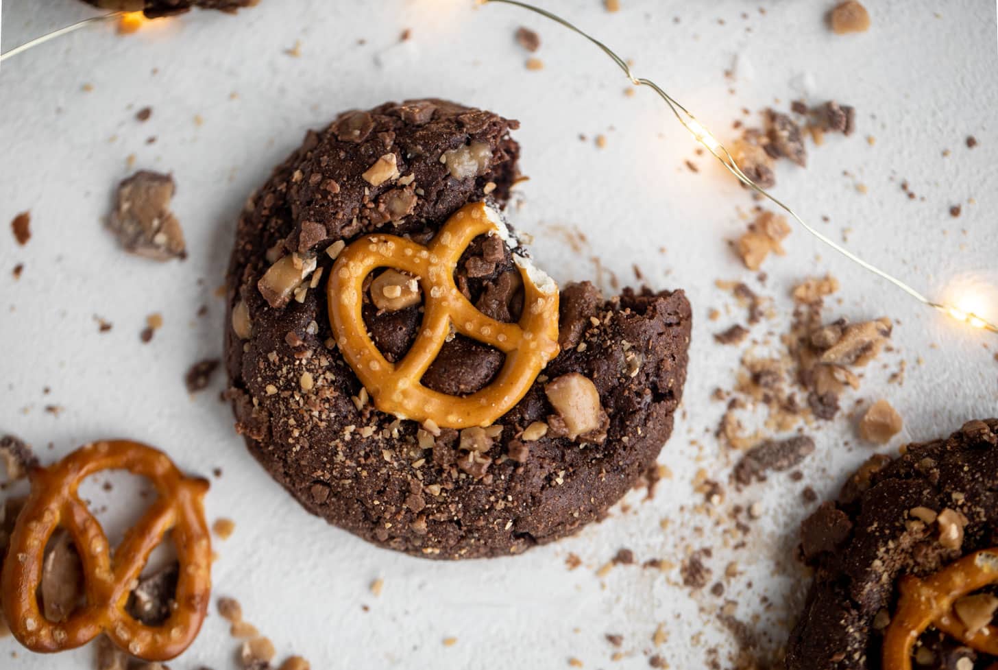 chocolate toffee pretzel cookies