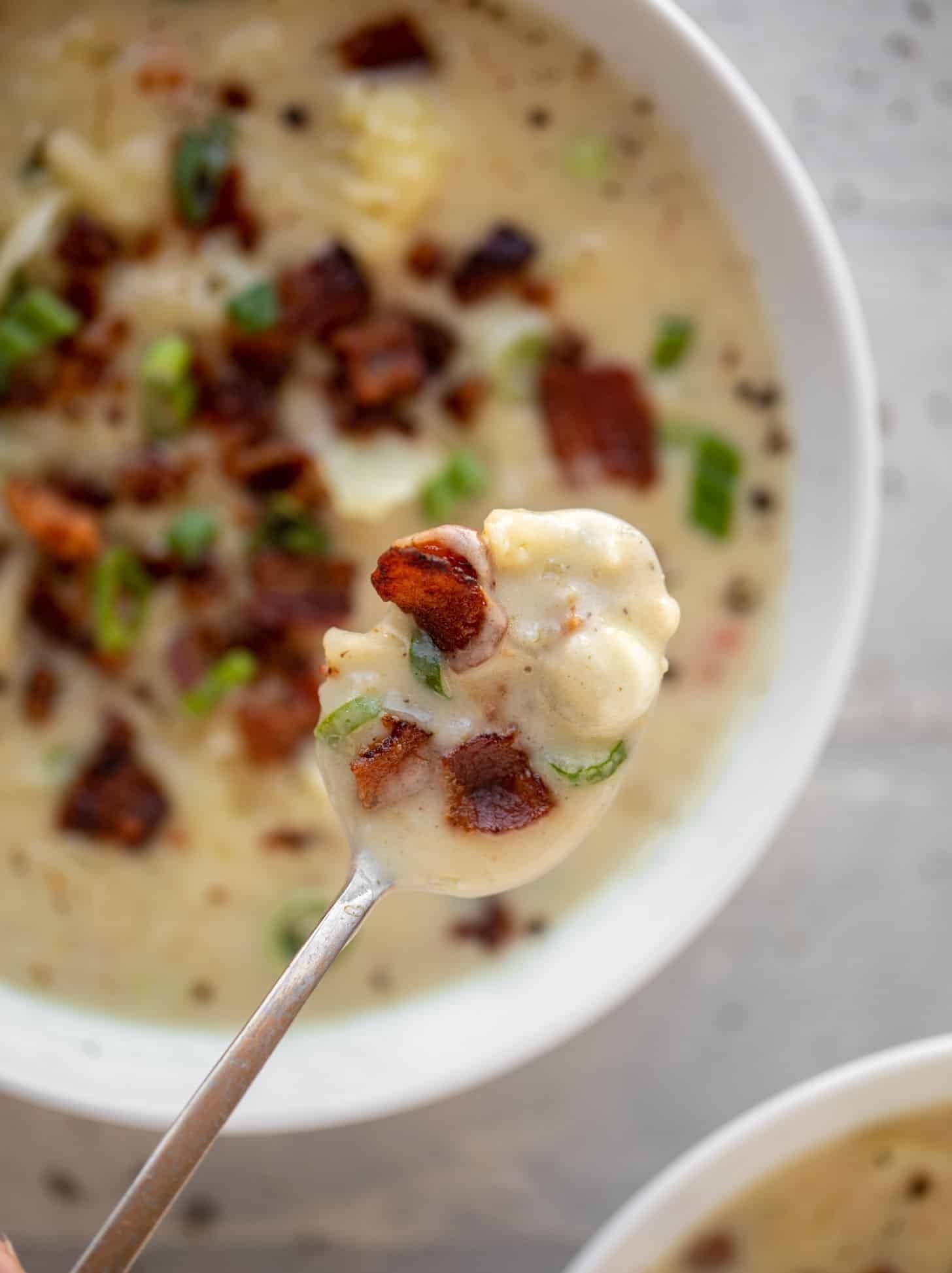 spoonful of cheddar cauliflower chowder