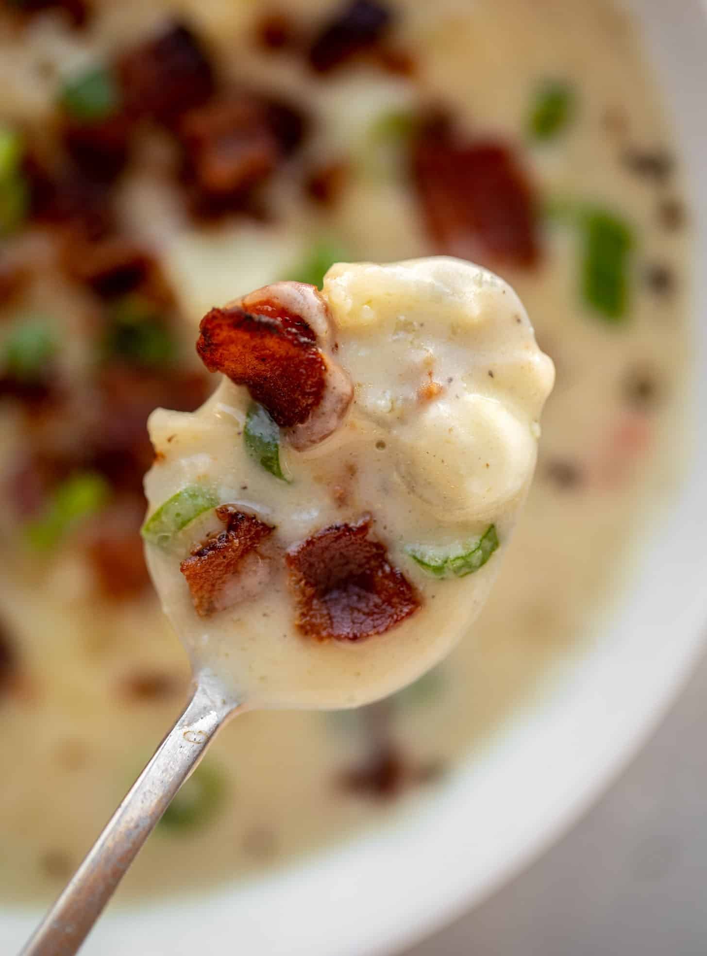 spoonful of cheddar cauliflower chowder