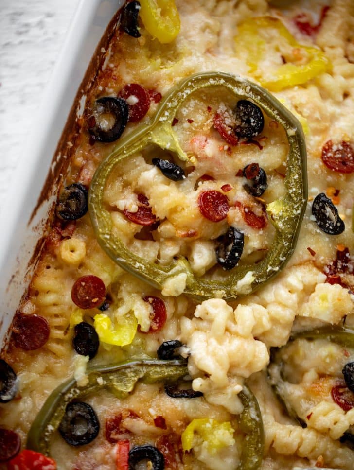 white pizza supreme mac and cheese